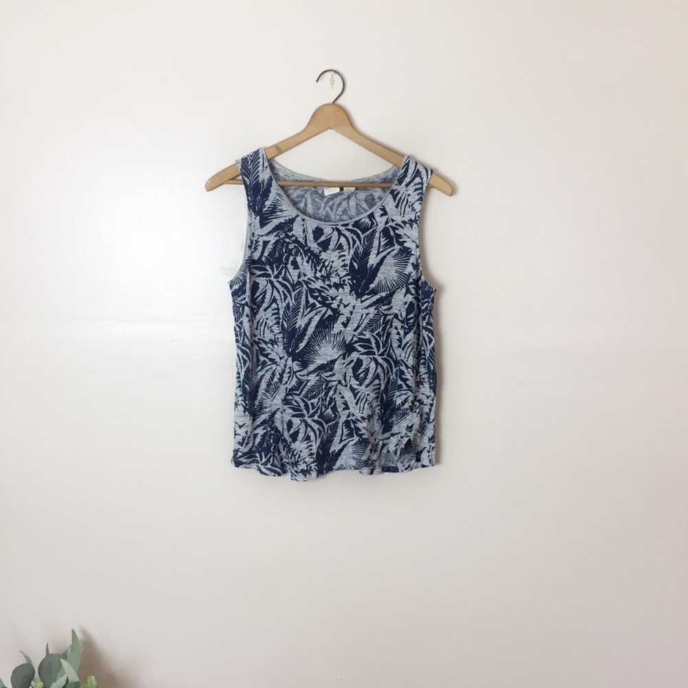 [Lucy & Laurel] Tropical Leaf Print 100% Linen Top